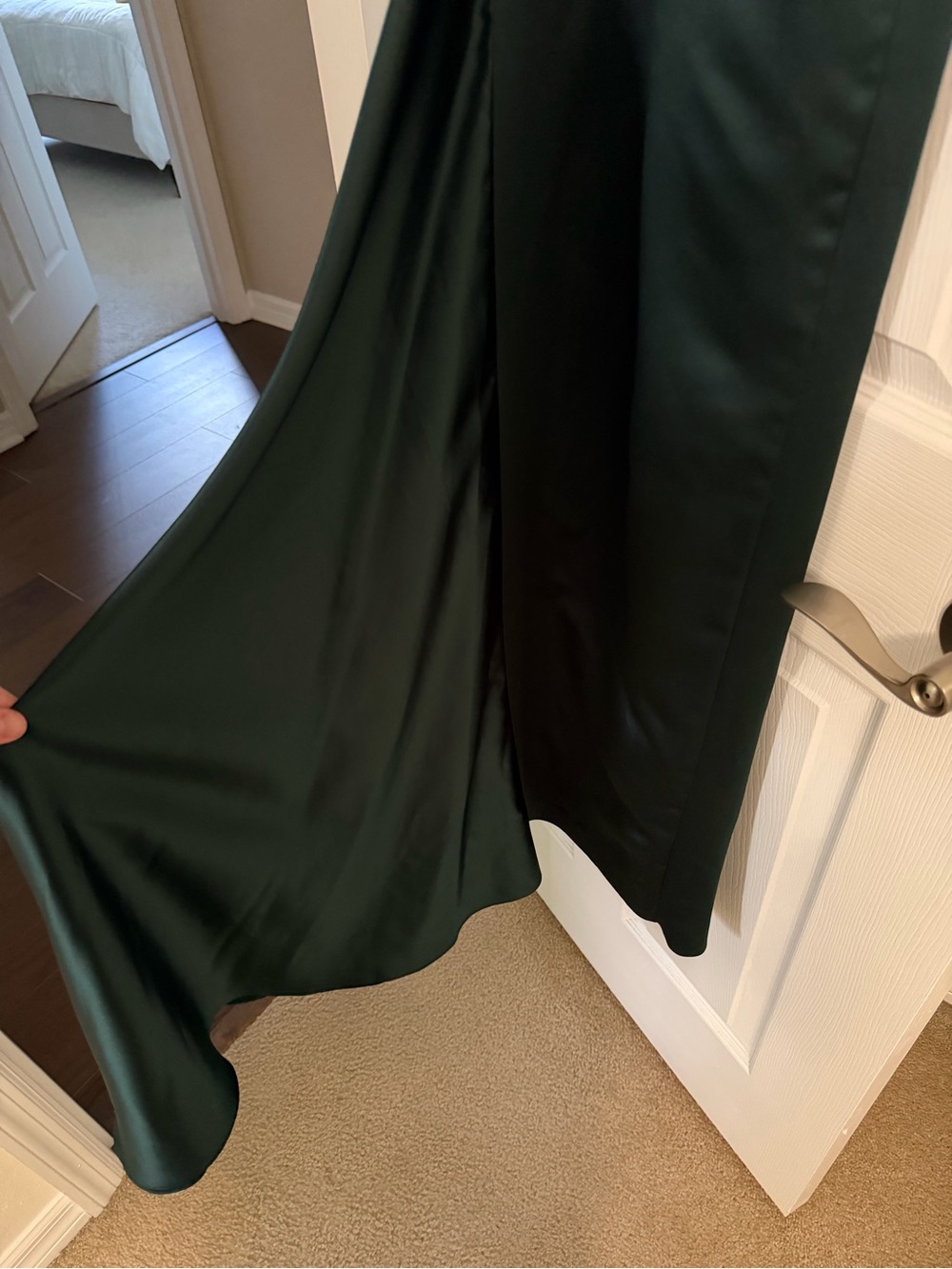 Elegant Dark Green Sleeveless Satin Evening Dress - Picture 3 of 5